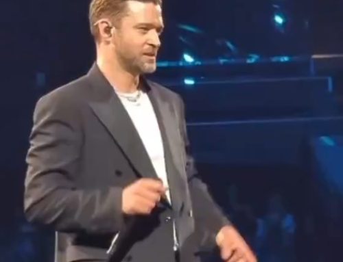 Justin Timberlake Had Hilarious Reaction to Woman’s ‘Got My Tix With My Divorce $$’ Sign at Philly Show